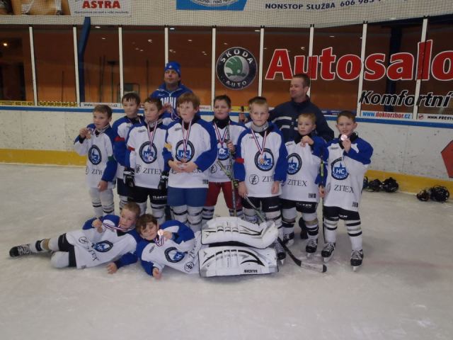 Ml�de�nick� dru�stva �sp�n� na V�no�n�ch turnaj�ch