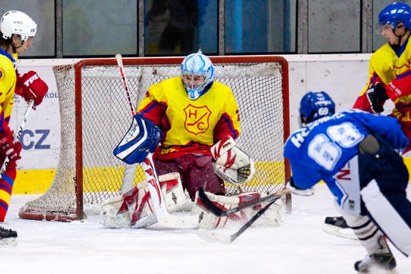 Druz� z obou sout�� zav�taj� do Lomnice