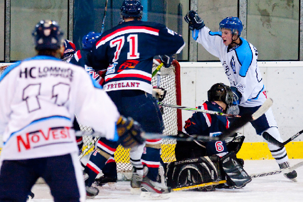 Lomnice pok�tila dresy v�hrou, ale dost se na ni nad�ela