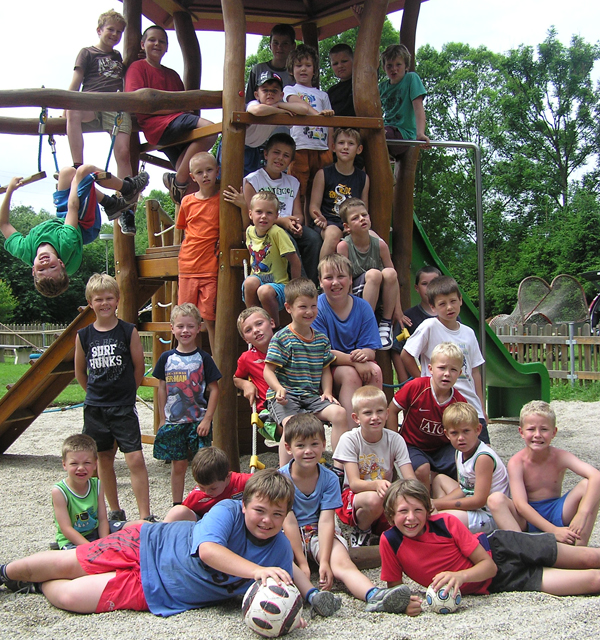 Letn� hokejov� t�bor se op�t vyda�il